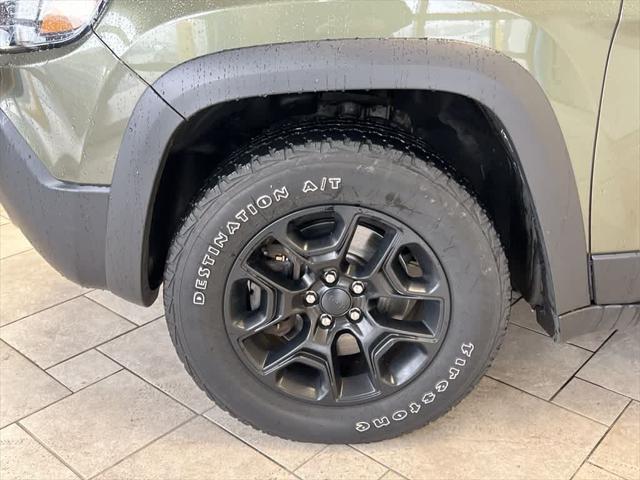 used 2019 Jeep Cherokee car, priced at $20,309