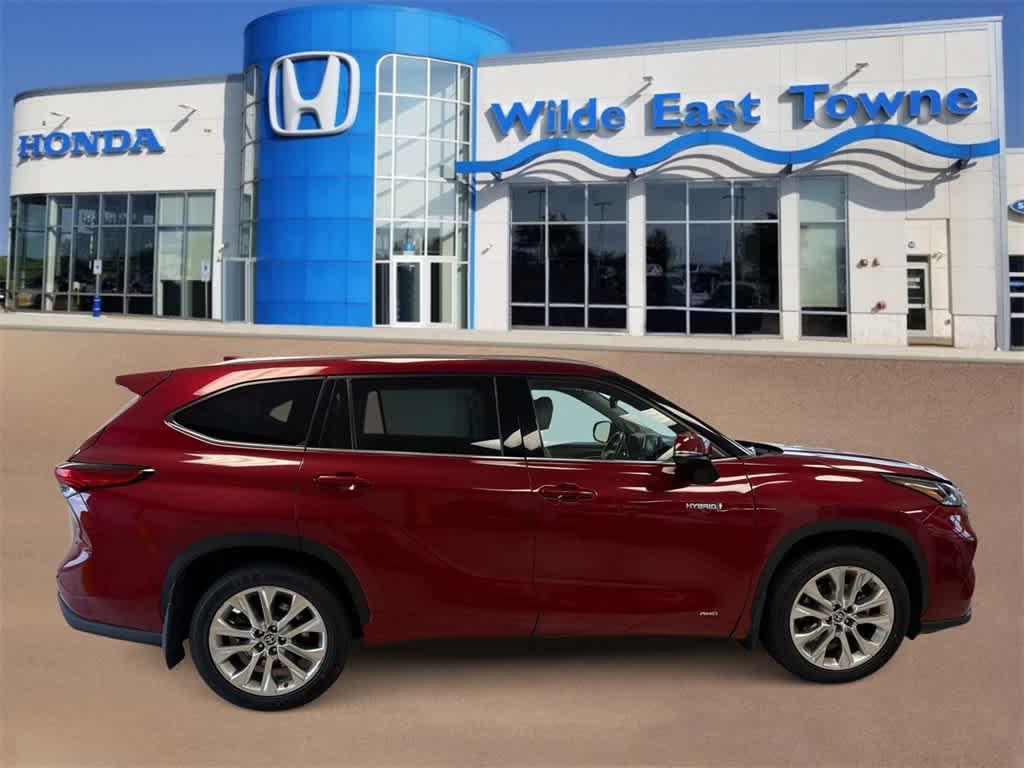 used 2021 Toyota Highlander Hybrid car, priced at $31,758