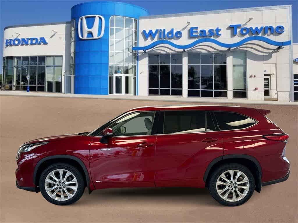 used 2021 Toyota Highlander Hybrid car, priced at $31,758