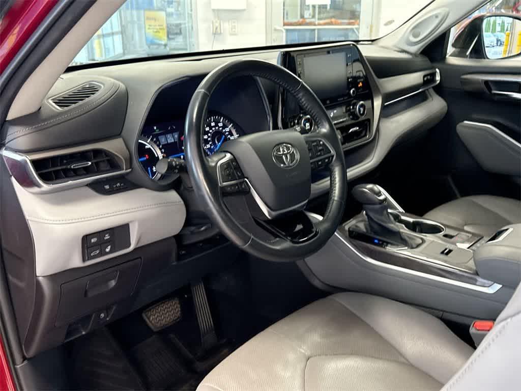 used 2021 Toyota Highlander Hybrid car, priced at $31,758