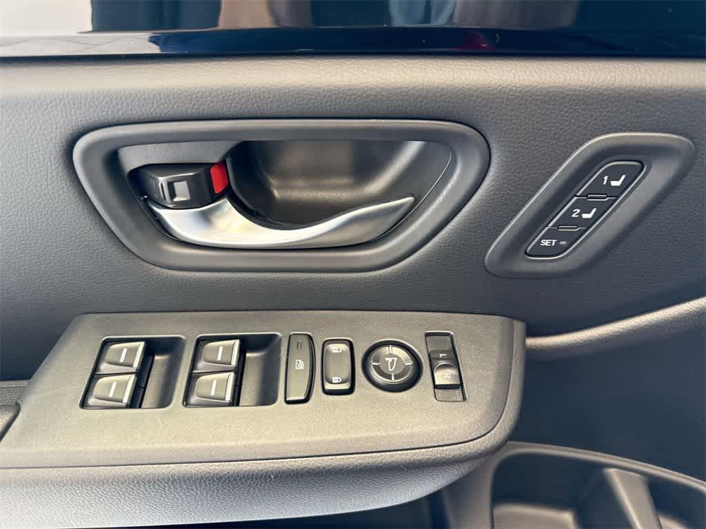used 2025 Honda Pilot car, priced at $44,757
