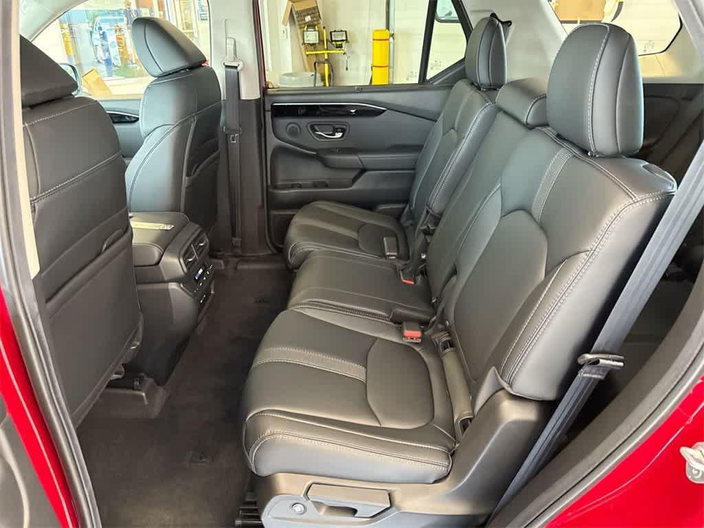 used 2025 Honda Pilot car, priced at $44,757