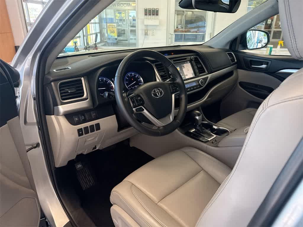 used 2019 Toyota Highlander car, priced at $26,169