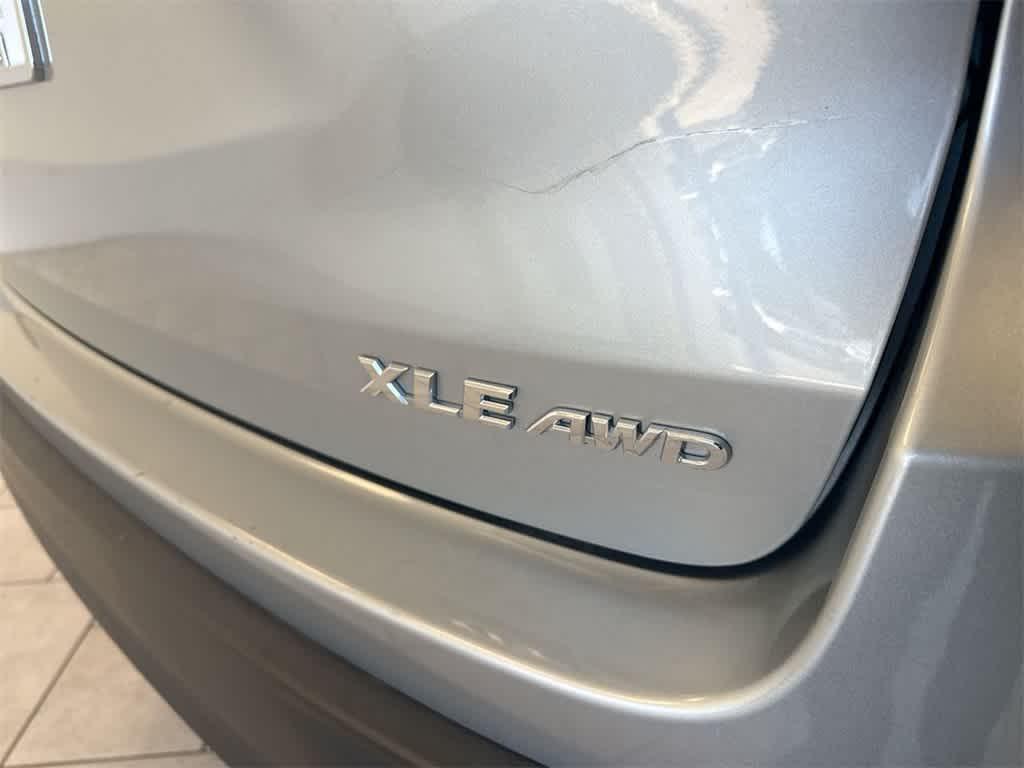 used 2019 Toyota Highlander car, priced at $26,169