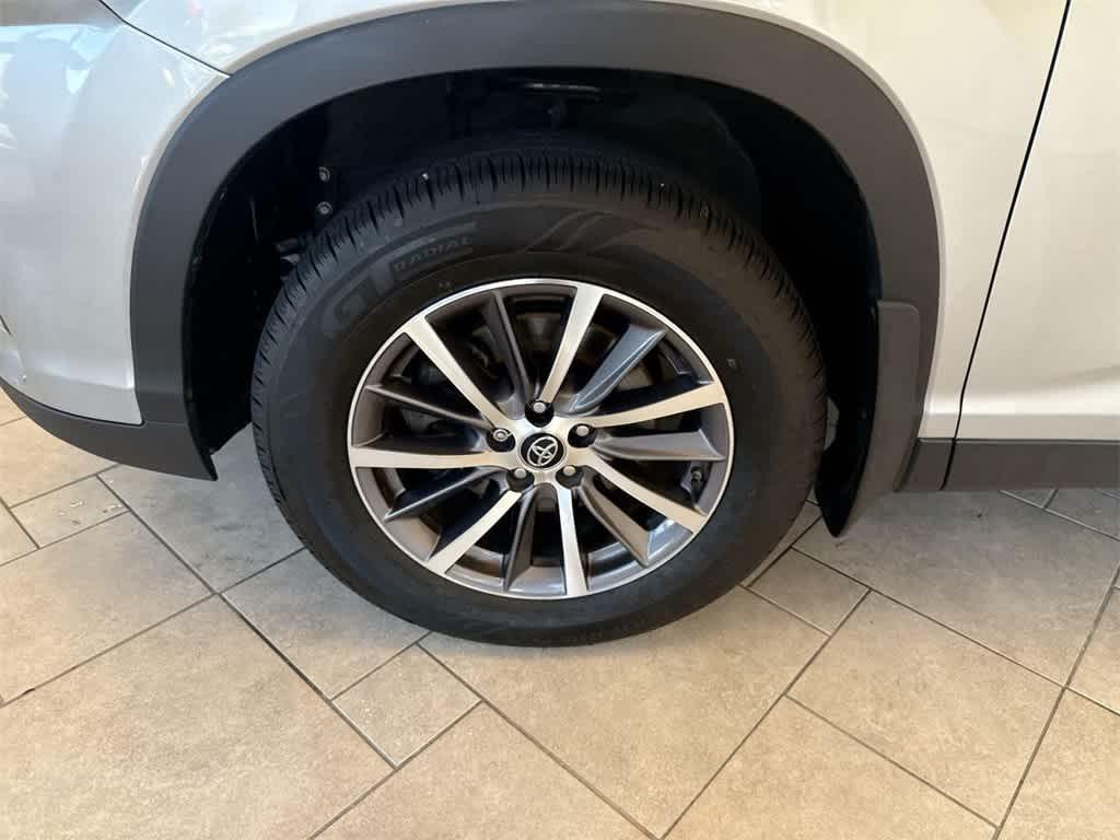 used 2019 Toyota Highlander car, priced at $26,169