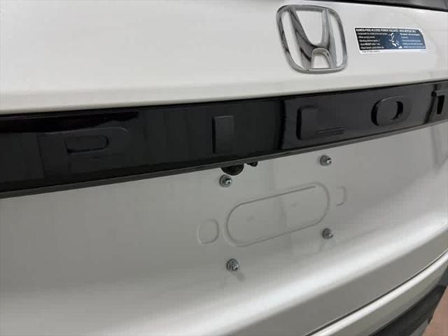 new 2025 Honda Pilot car, priced at $52,929