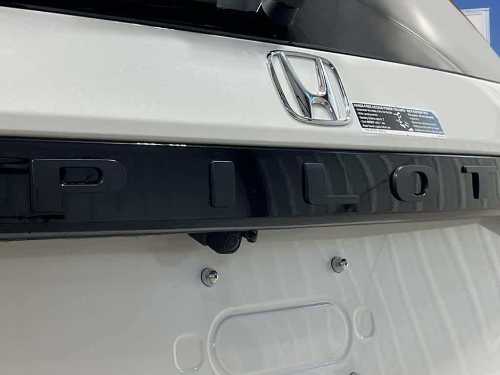 new 2025 Honda Pilot car, priced at $48,457