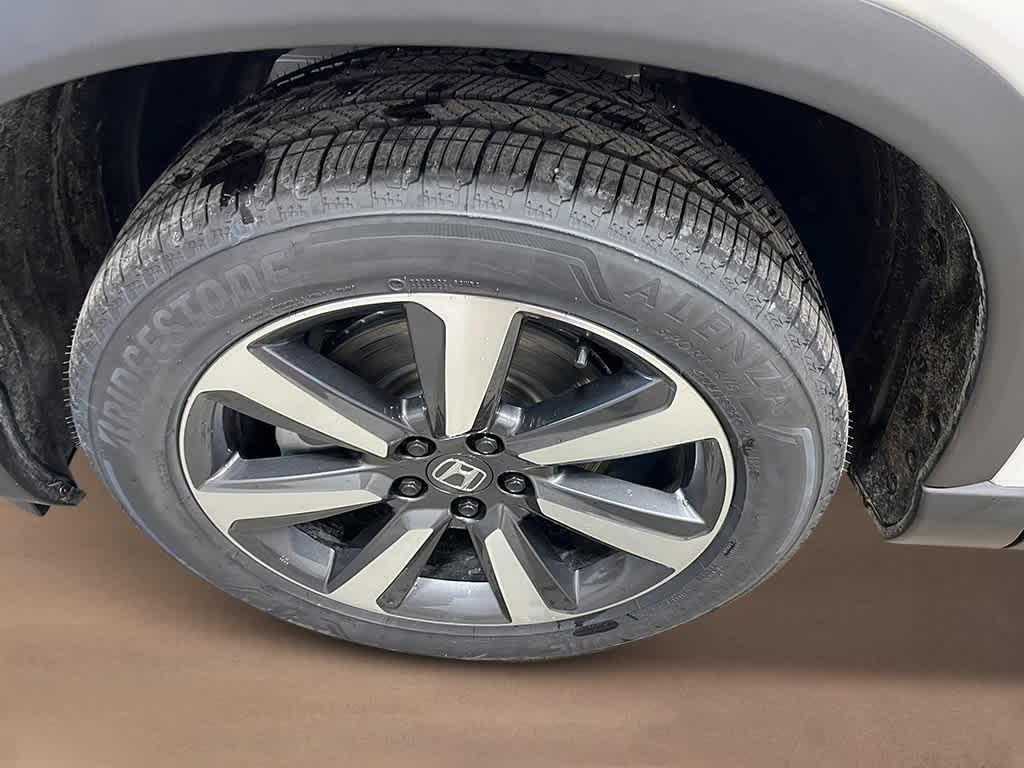 new 2025 Honda Pilot car, priced at $48,457