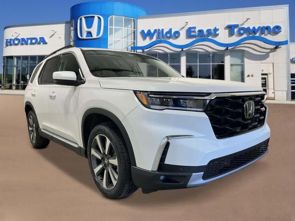 new 2025 Honda Pilot car, priced at $48,457
