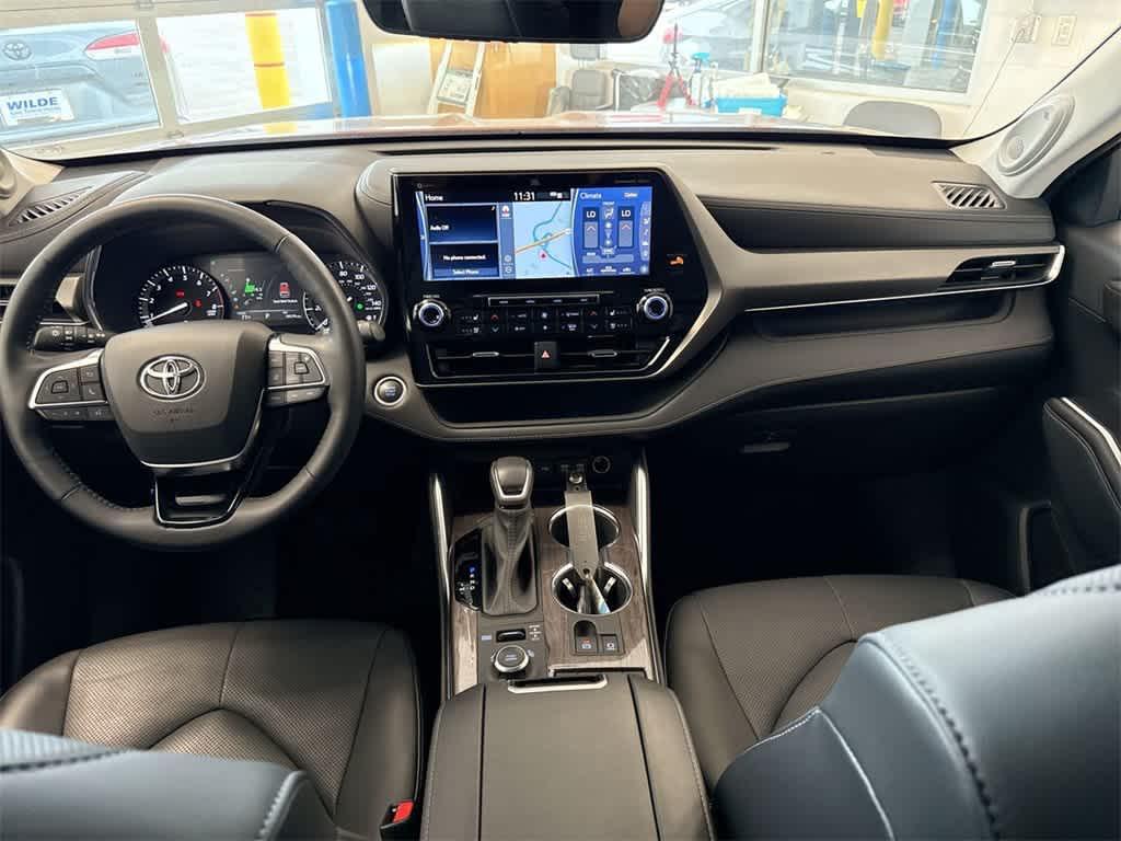 used 2021 Toyota Highlander car, priced at $40,674