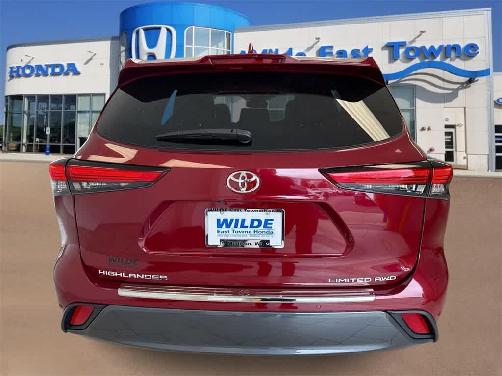 used 2021 Toyota Highlander car, priced at $40,674