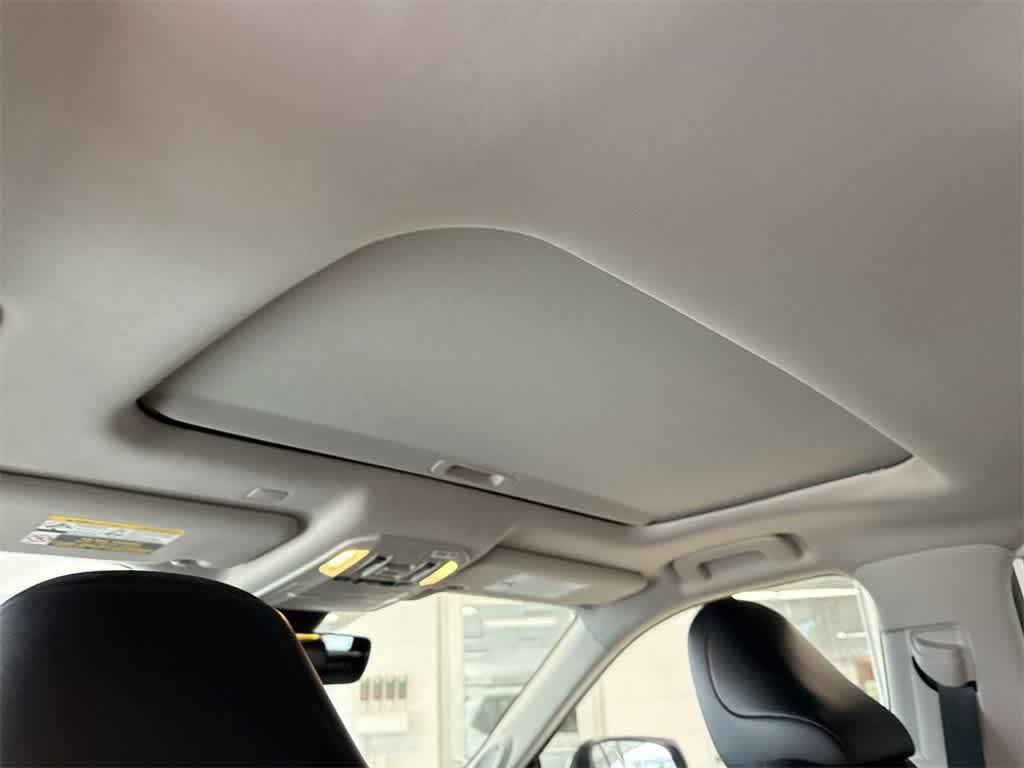 used 2021 Toyota Highlander car, priced at $40,674