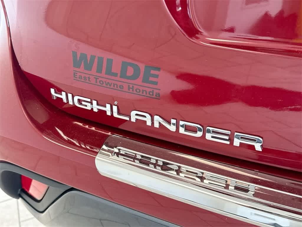 used 2021 Toyota Highlander car, priced at $40,674