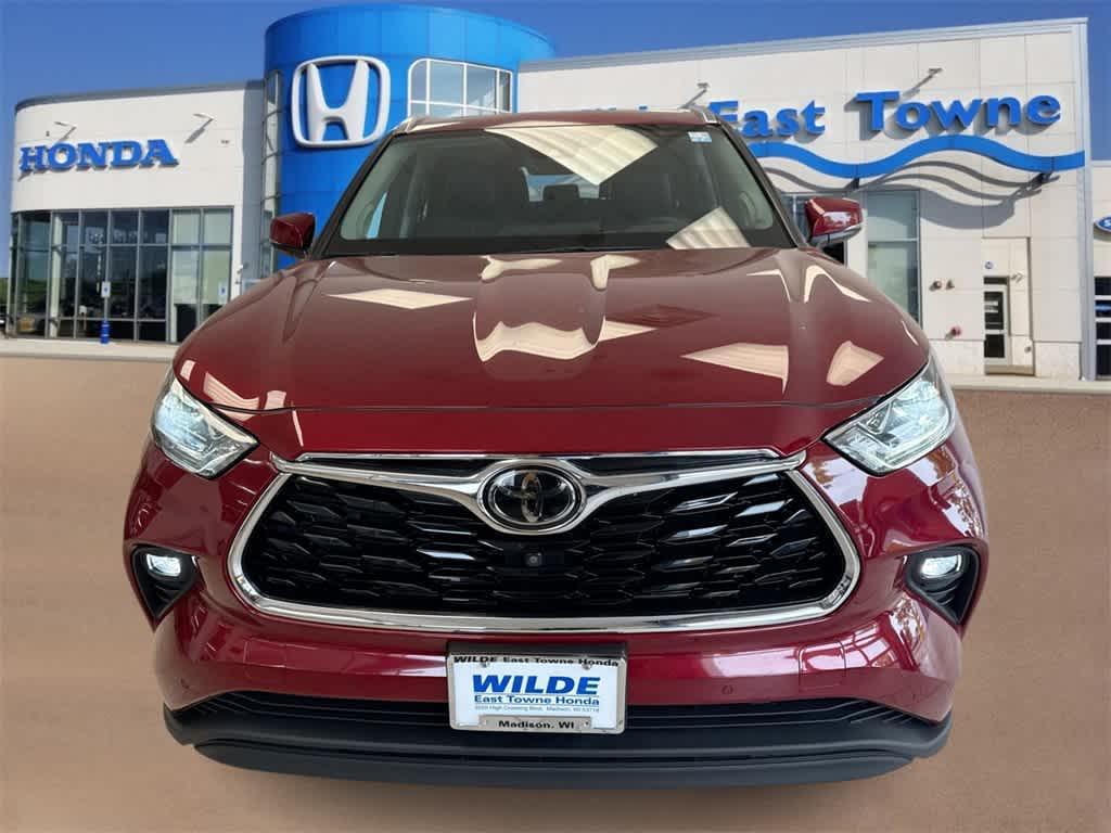 used 2021 Toyota Highlander car, priced at $40,674