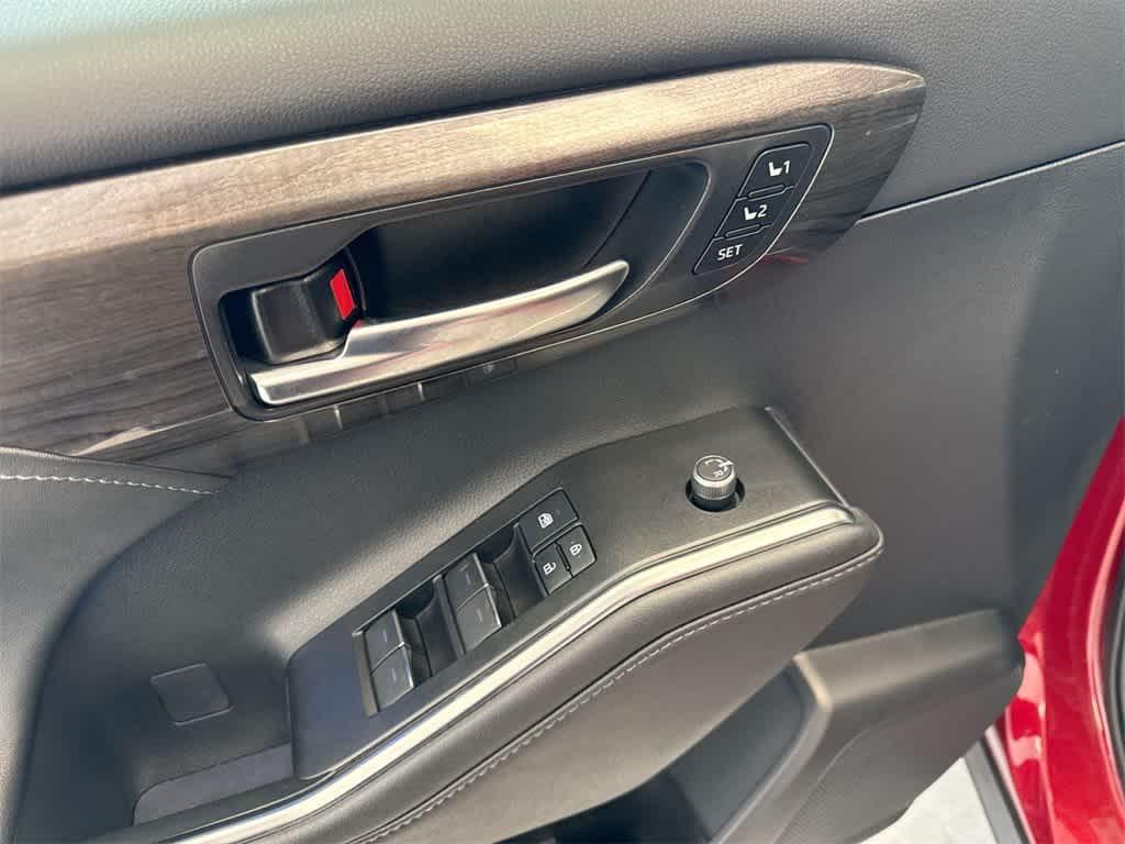 used 2021 Toyota Highlander car, priced at $40,674