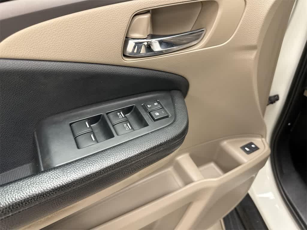 used 2016 Honda Pilot car, priced at $15,096