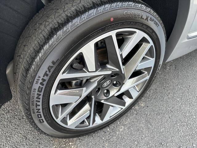 used 2023 Hyundai Santa Fe car, priced at $35,995