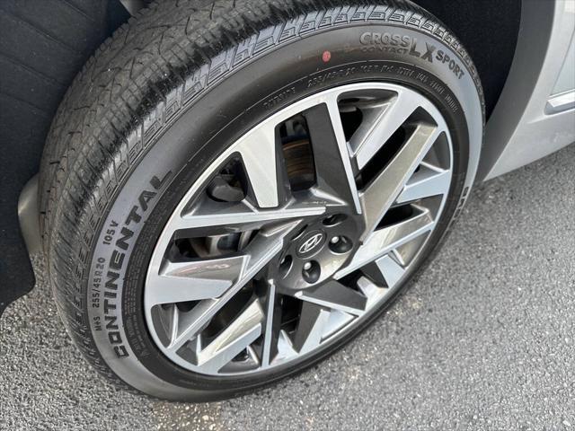 used 2023 Hyundai Santa Fe car, priced at $35,995