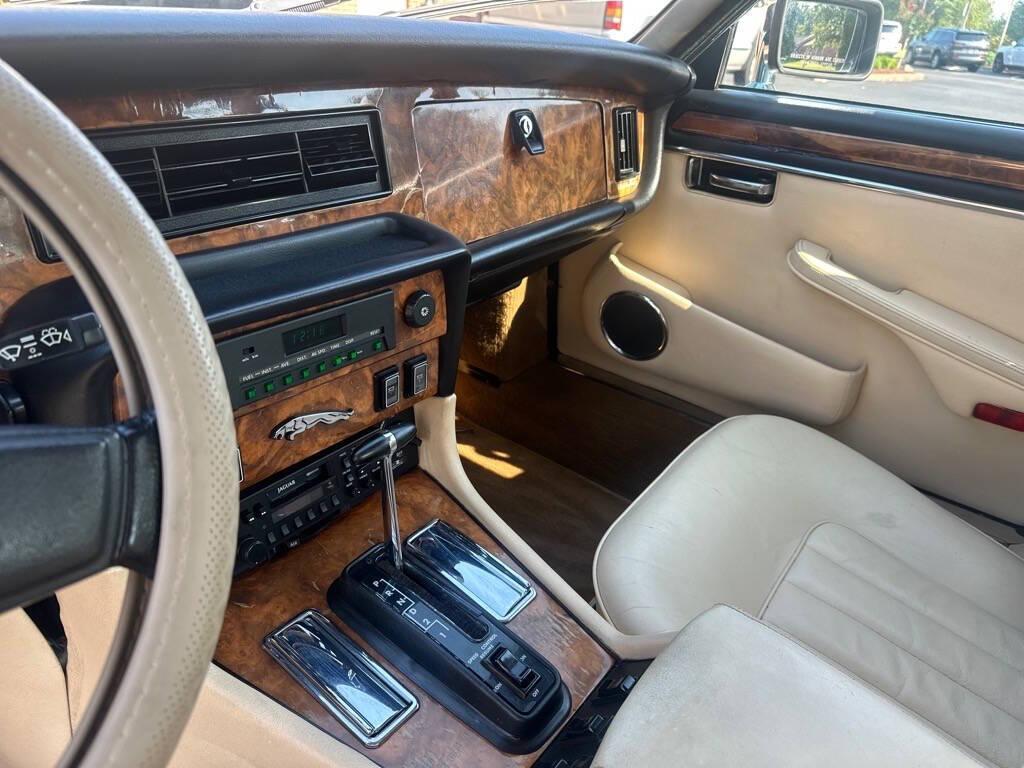 used 1986 Jaguar XJ car, priced at $9,995