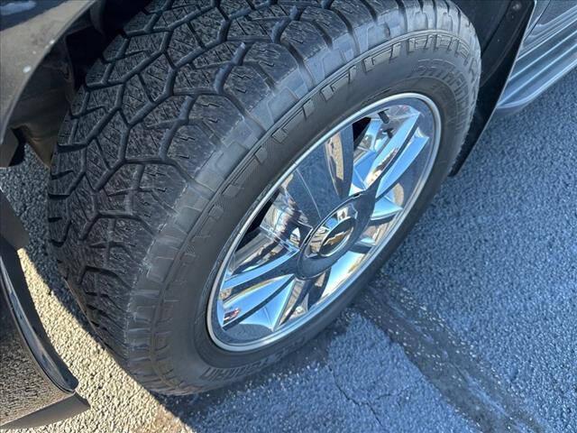 used 2009 Chevrolet Avalanche car, priced at $16,995