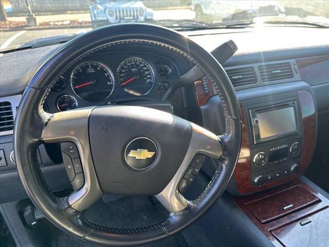 used 2009 Chevrolet Avalanche car, priced at $16,995