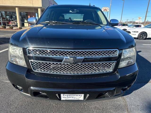 used 2009 Chevrolet Avalanche car, priced at $16,995