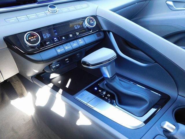 new 2024 Hyundai Elantra car, priced at $25,235