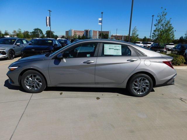 new 2024 Hyundai Elantra car, priced at $25,235