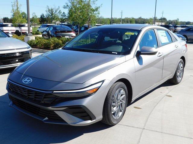 new 2024 Hyundai Elantra car, priced at $25,235