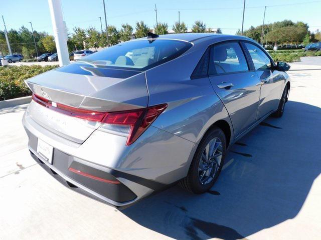 new 2024 Hyundai Elantra car, priced at $25,235