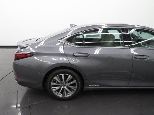 used 2021 Lexus ES 300h car, priced at $35,490