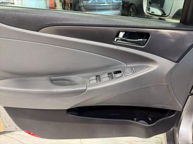 used 2013 Hyundai Sonata Hybrid car, priced at $7,995