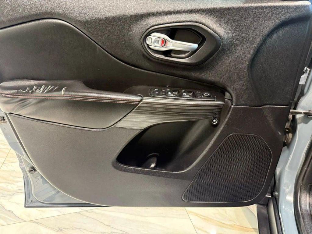 used 2015 Jeep Cherokee car, priced at $9,995