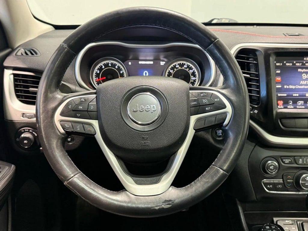 used 2015 Jeep Cherokee car, priced at $10,995