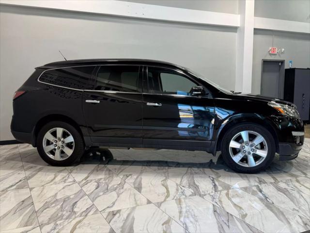 used 2015 Chevrolet Traverse car, priced at $11,495