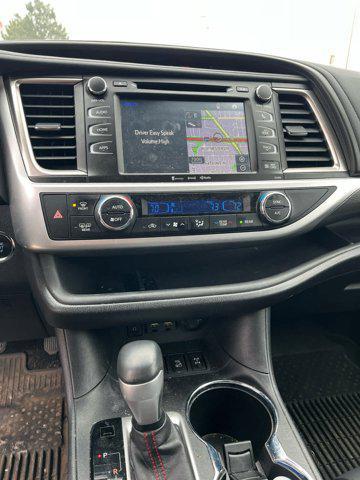 used 2019 Toyota Highlander car, priced at $29,996