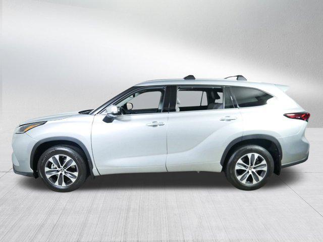 used 2021 Toyota Highlander car, priced at $37,696