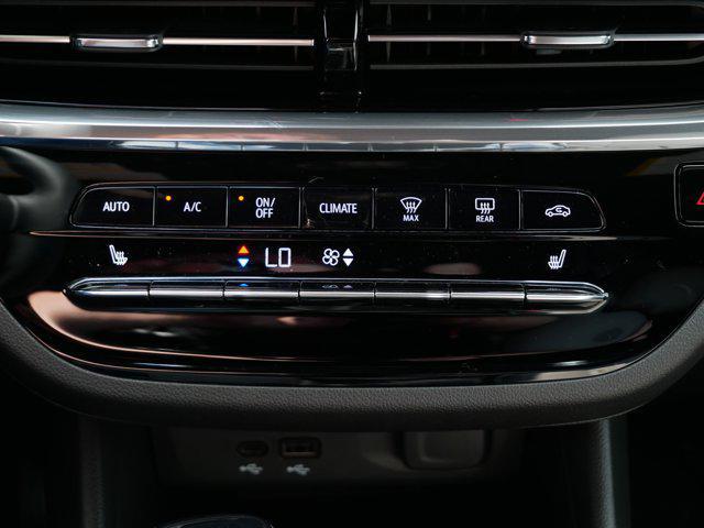 new 2025 Buick Envista car, priced at $28,442