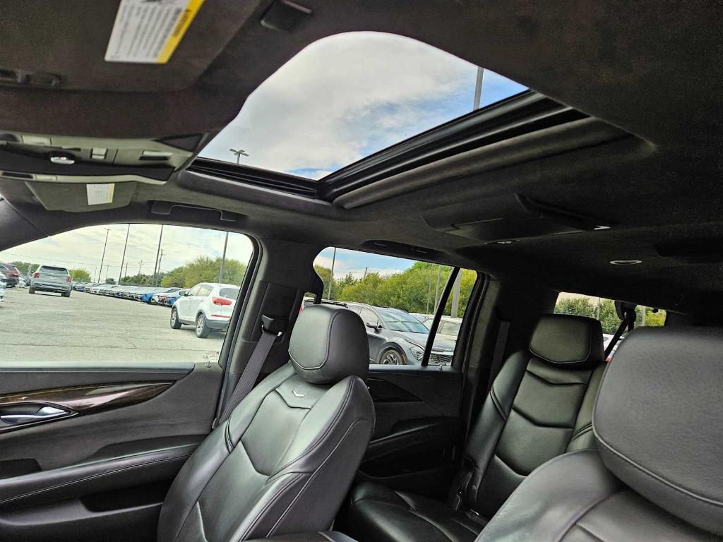 used 2020 Cadillac Escalade ESV car, priced at $34,100