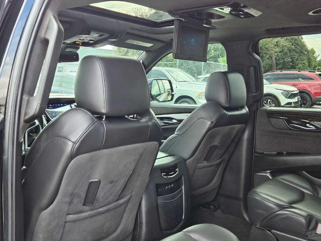 used 2020 Cadillac Escalade ESV car, priced at $34,100