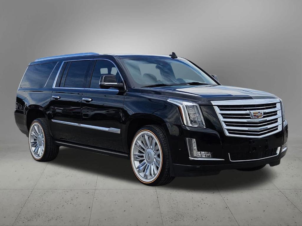 used 2020 Cadillac Escalade ESV car, priced at $34,100