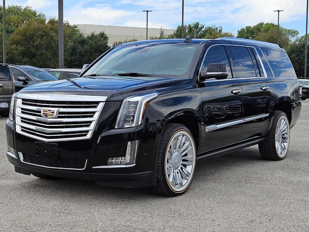 used 2020 Cadillac Escalade ESV car, priced at $34,100