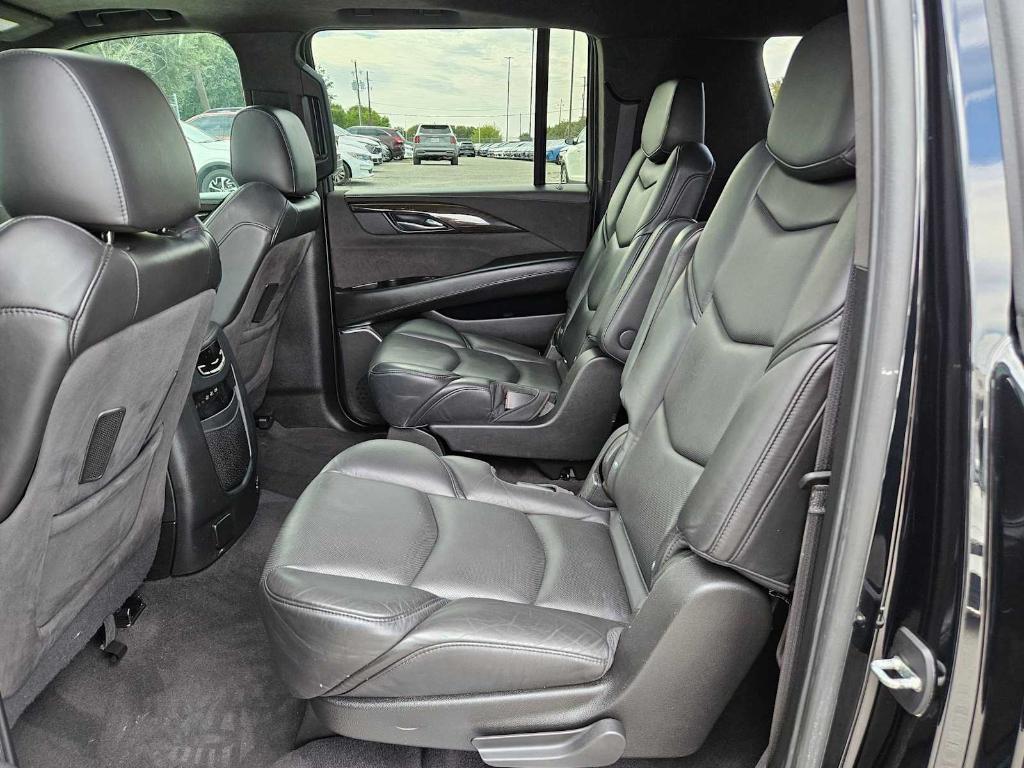 used 2020 Cadillac Escalade ESV car, priced at $34,100