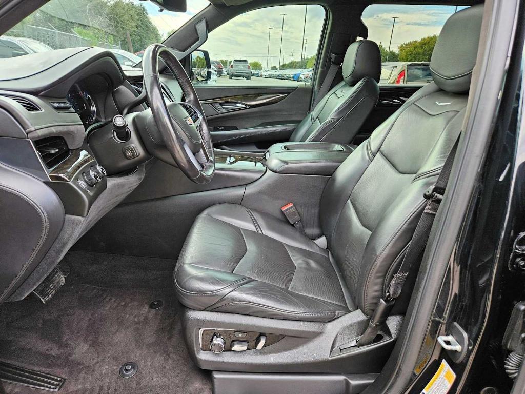 used 2020 Cadillac Escalade ESV car, priced at $34,100