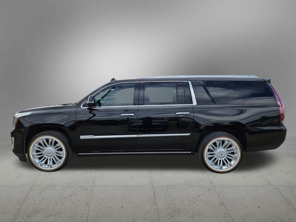 used 2020 Cadillac Escalade ESV car, priced at $34,100
