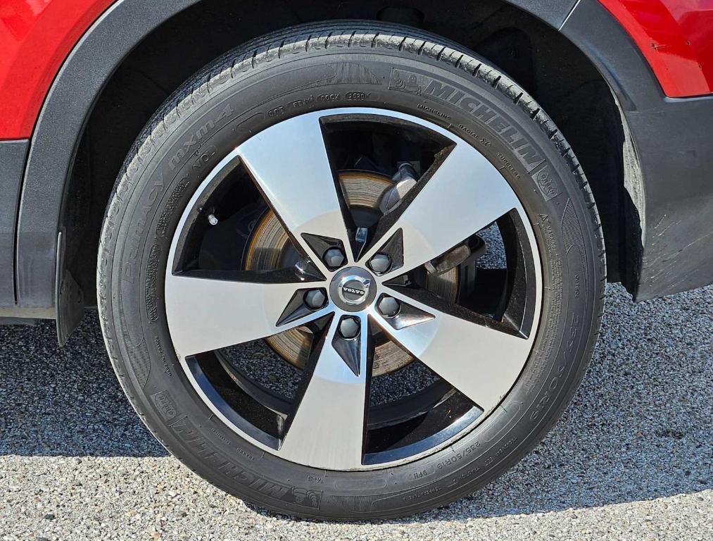 used 2021 Volvo XC40 car, priced at $21,671