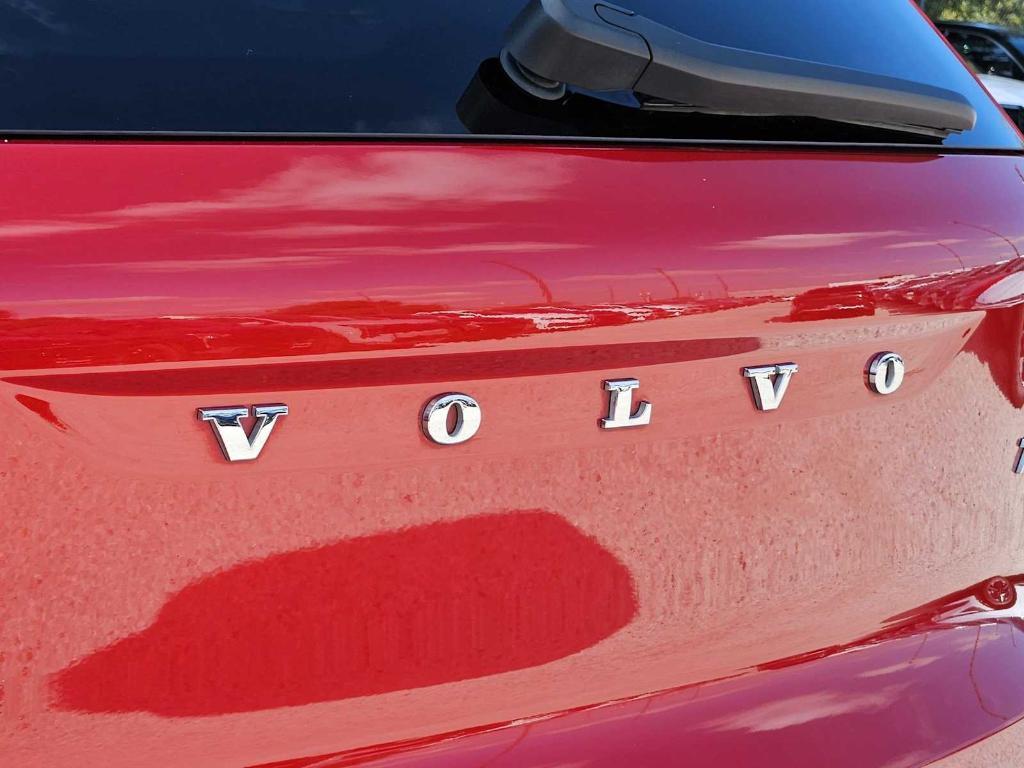 used 2021 Volvo XC40 car, priced at $21,671