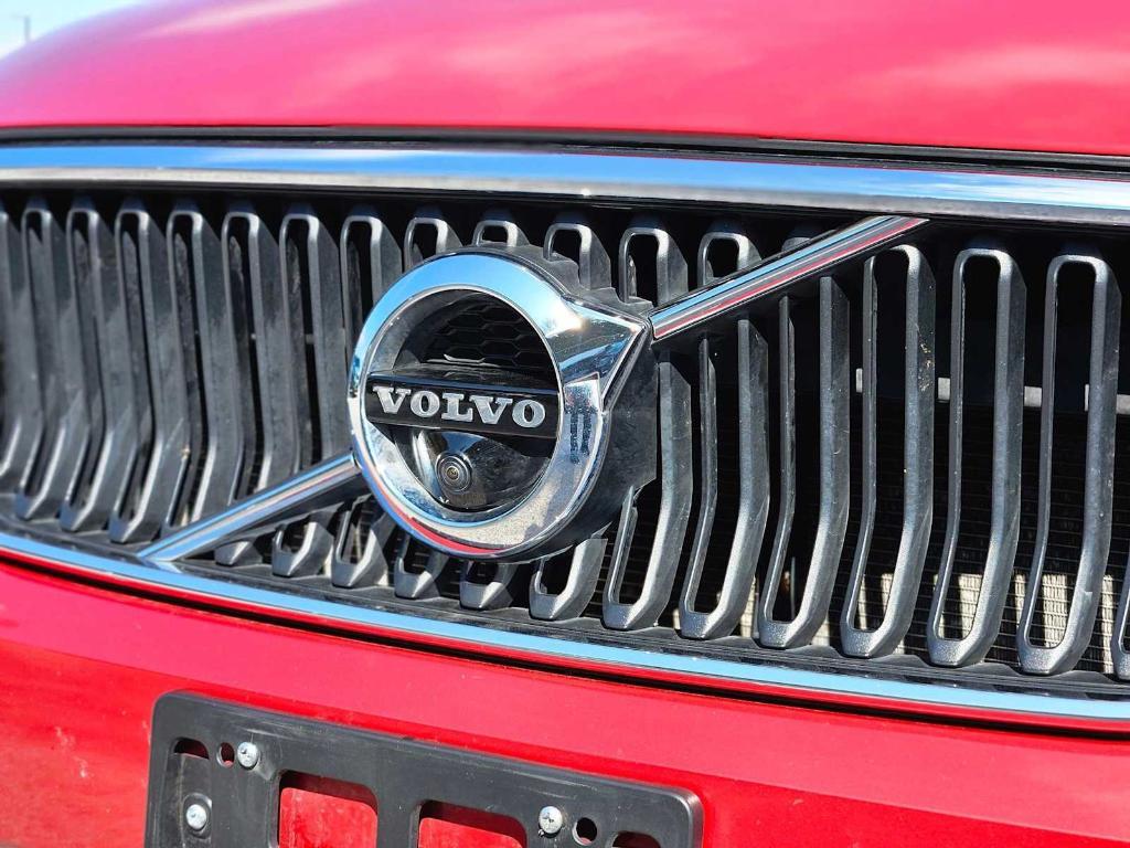 used 2021 Volvo XC40 car, priced at $21,671