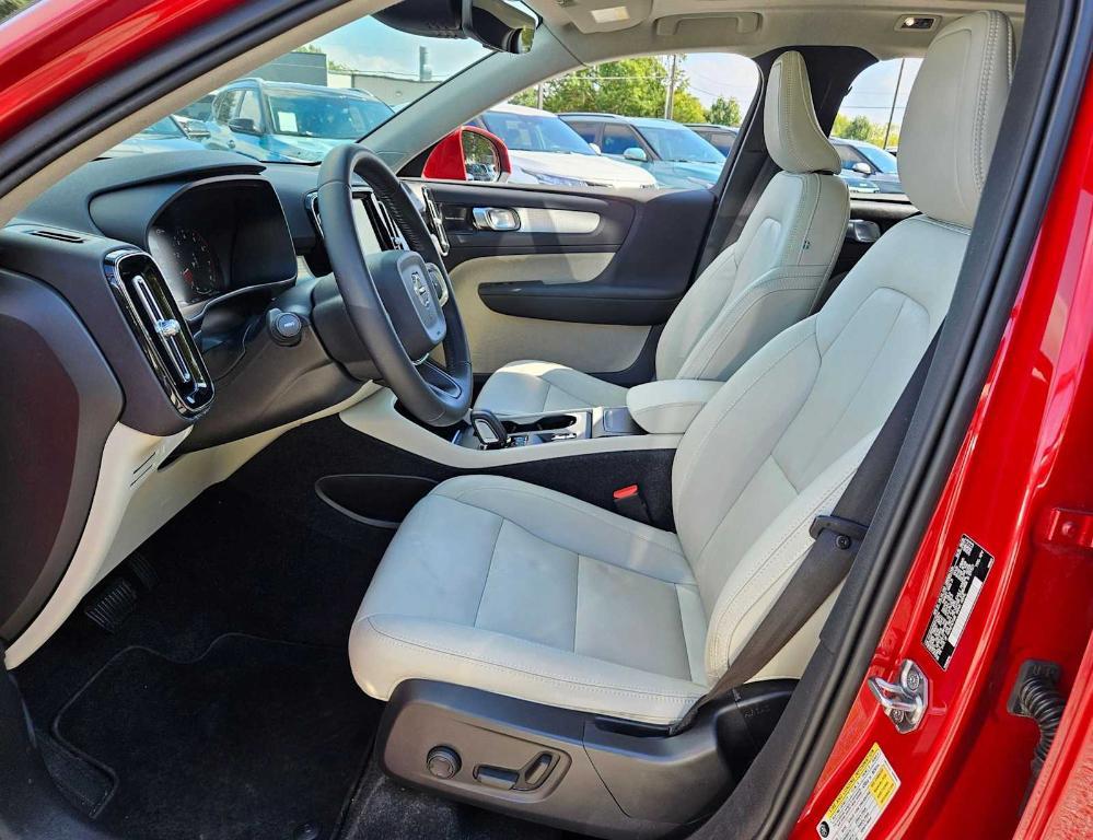 used 2021 Volvo XC40 car, priced at $21,671