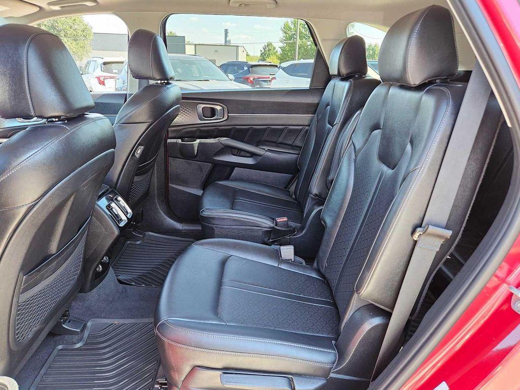used 2022 Kia Sorento car, priced at $21,934